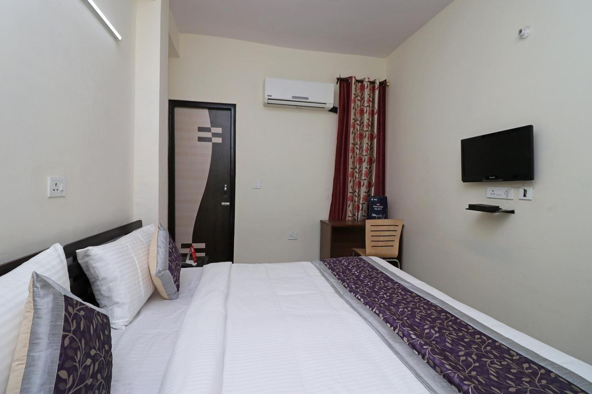 โอโย 10663 โฮมสเตด Hotel โนอิดา ภายนอก รูปภาพ
