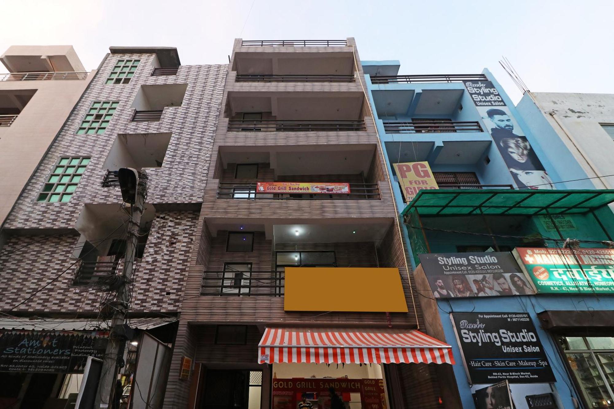 โอโย 10663 โฮมสเตด Hotel โนอิดา ภายนอก รูปภาพ