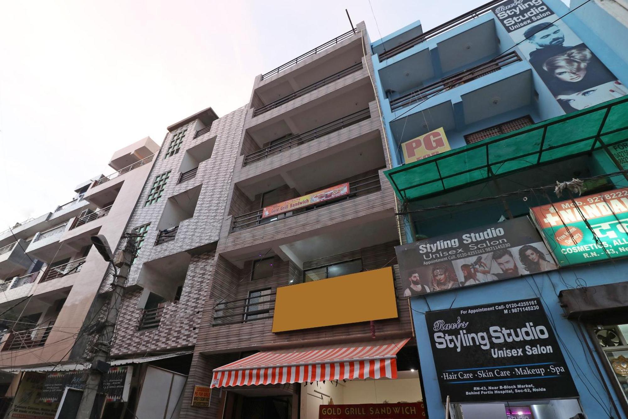 โอโย 10663 โฮมสเตด Hotel โนอิดา ภายนอก รูปภาพ