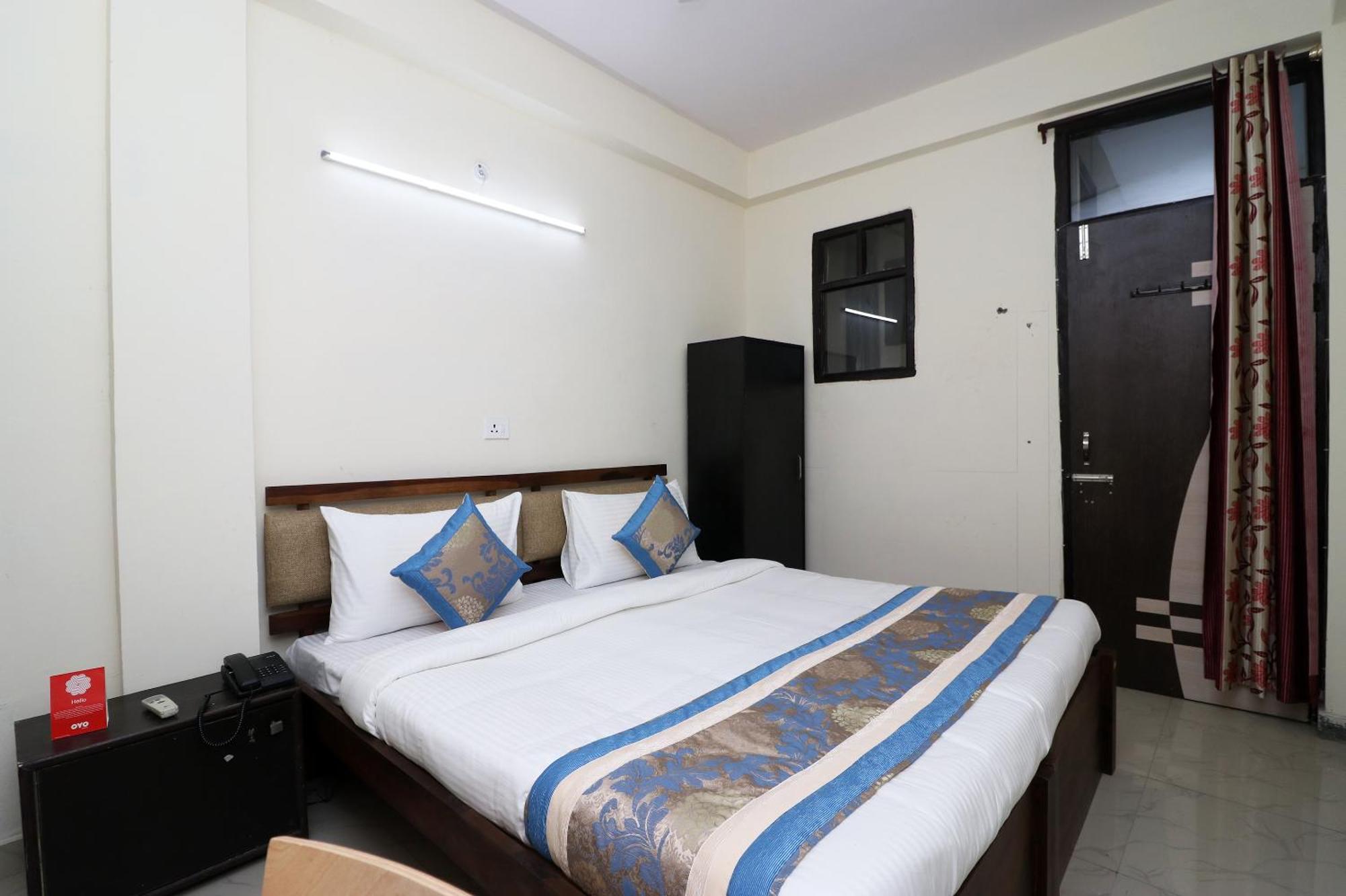 โอโย 10663 โฮมสเตด Hotel โนอิดา ภายนอก รูปภาพ