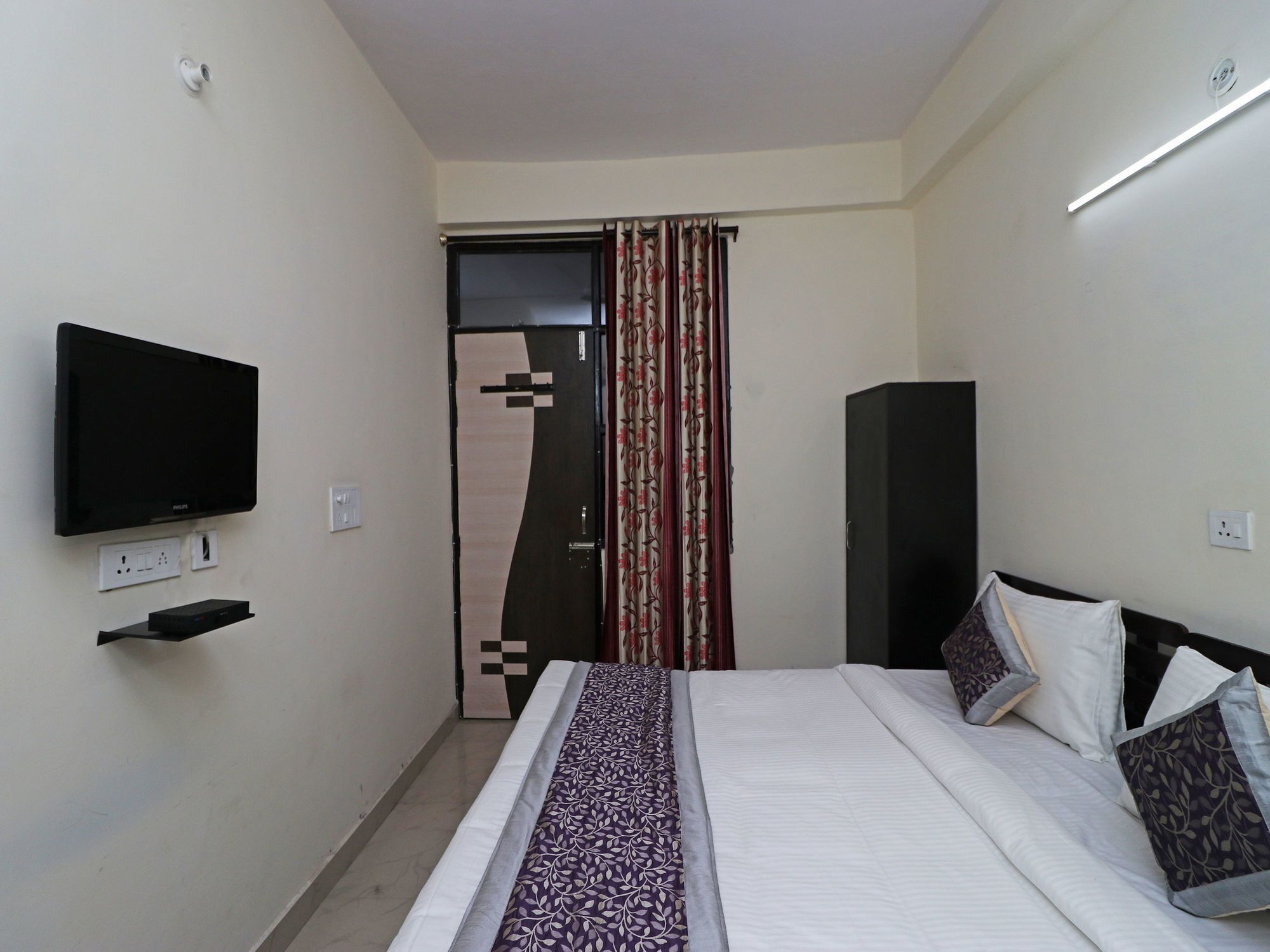 โอโย 10663 โฮมสเตด Hotel โนอิดา ภายนอก รูปภาพ